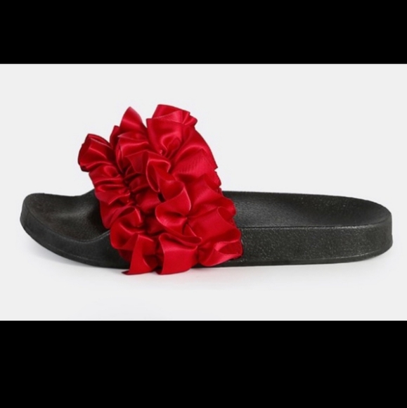 NWT Bamboo ❤😃 Satin Ruffled Slide in Sandal - Picture 4 of 11